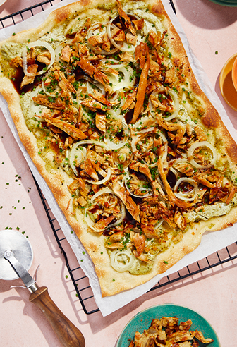 Rustikaler Flammkuchen mit endori veganem Chicken Natur